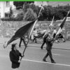 In copertina Bobby Sands con una baniera in mano mentre sfila in un corteo di protesta.
